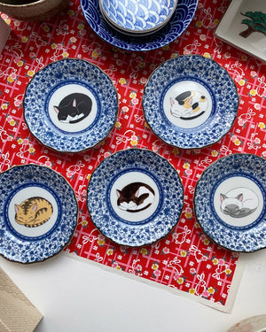 The Japan Collection : Kutani small porcelain cat plates // 5 pieces in a giftbox
