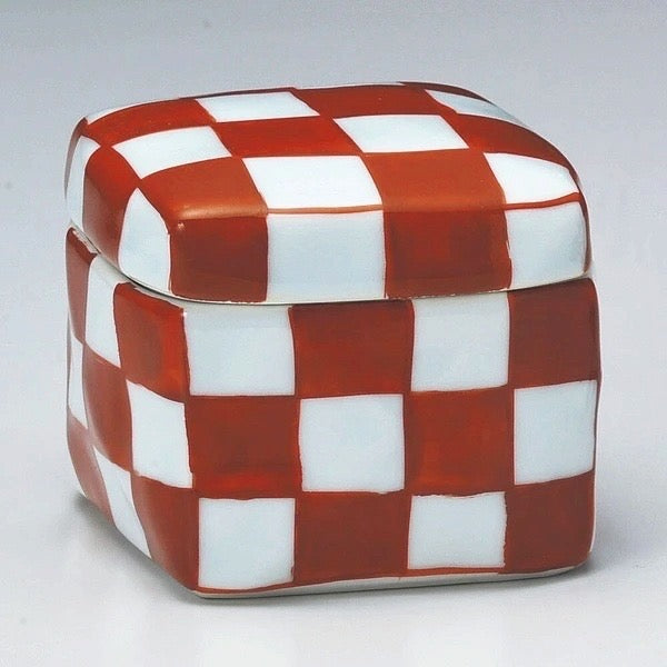 The Japan Collection : Red checkered bonbonniere